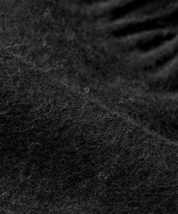 Anna Scarf, Black