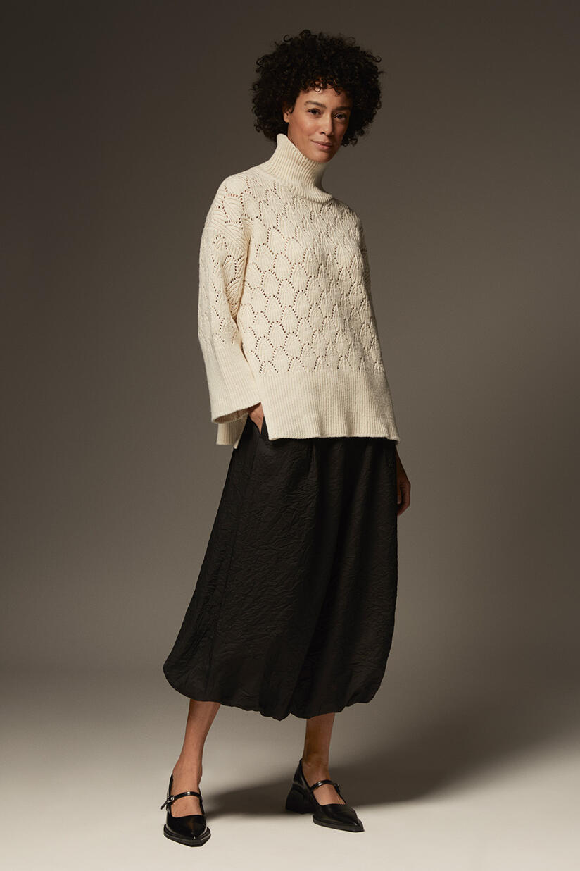 Fabiano Jumper - Whitecap, Saraid Skirt - Black