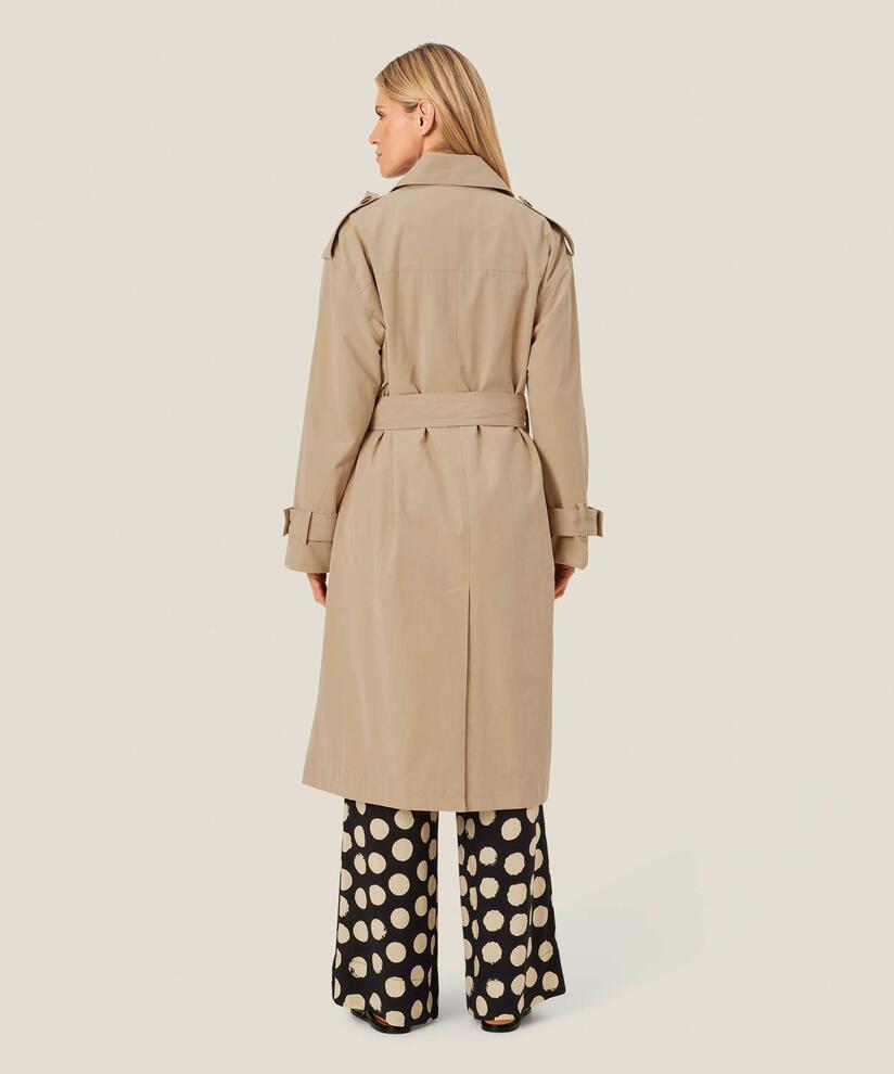 Tahmina Coat, Safari