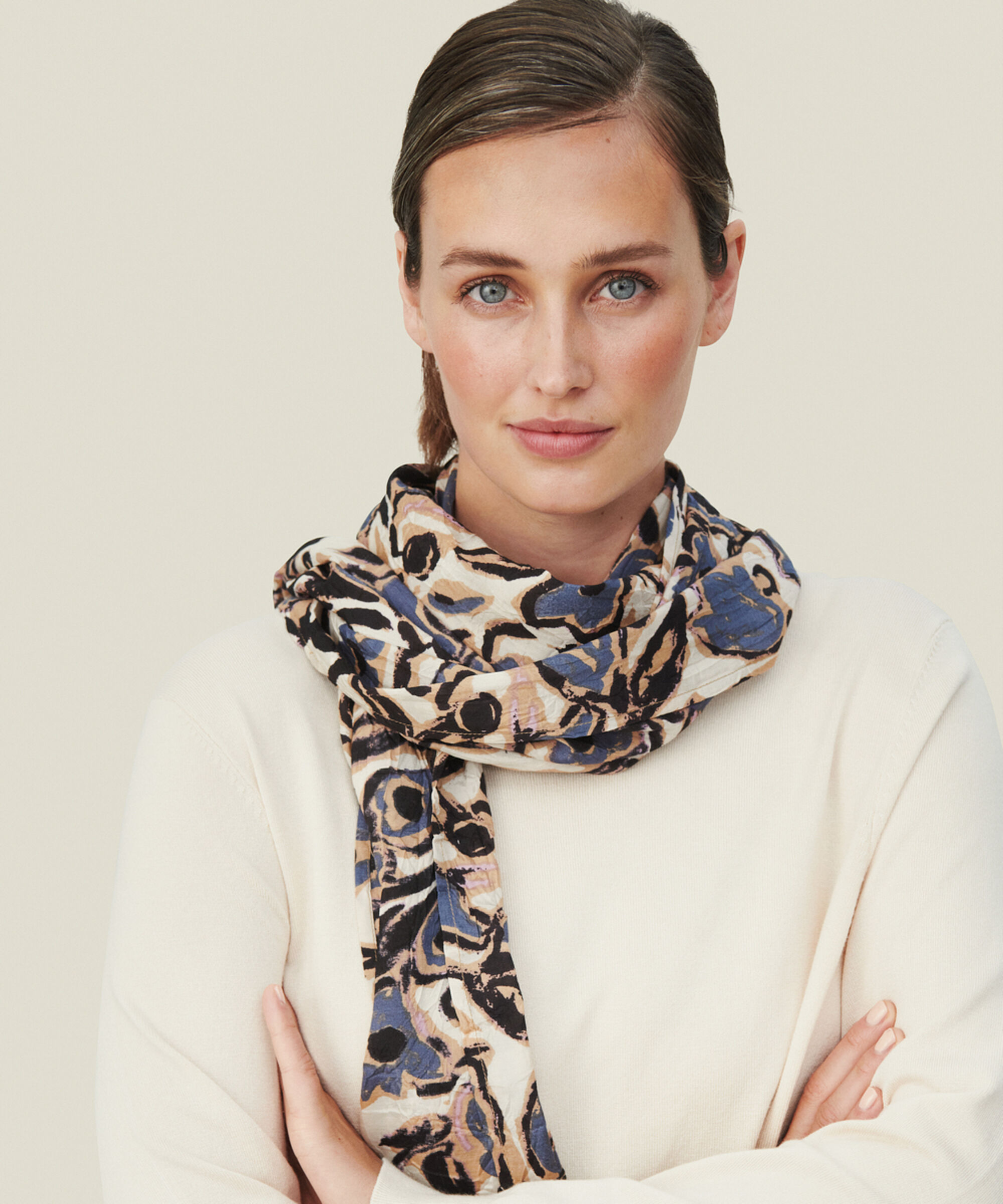 ALONG SCARF, Tannin