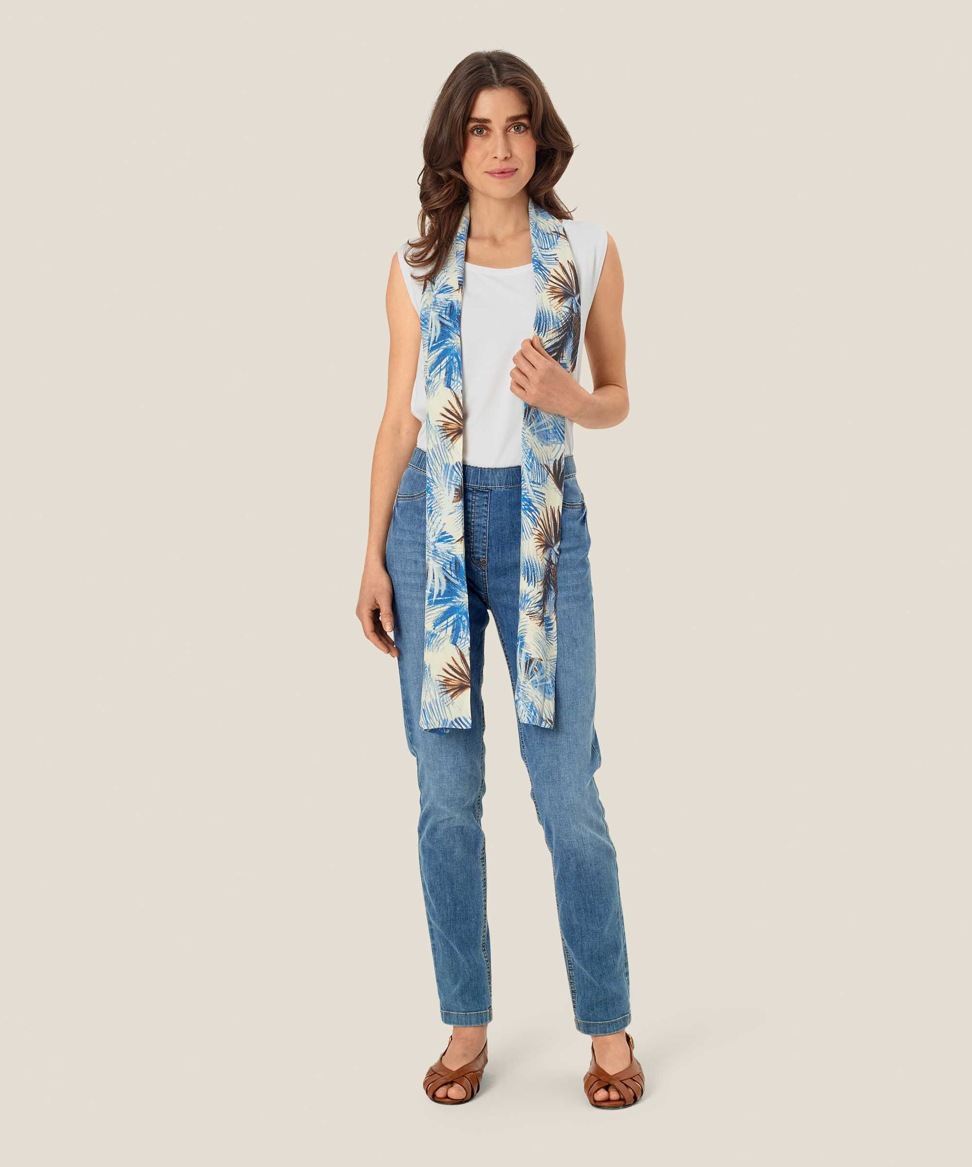 Alo Scarf, Della Blue