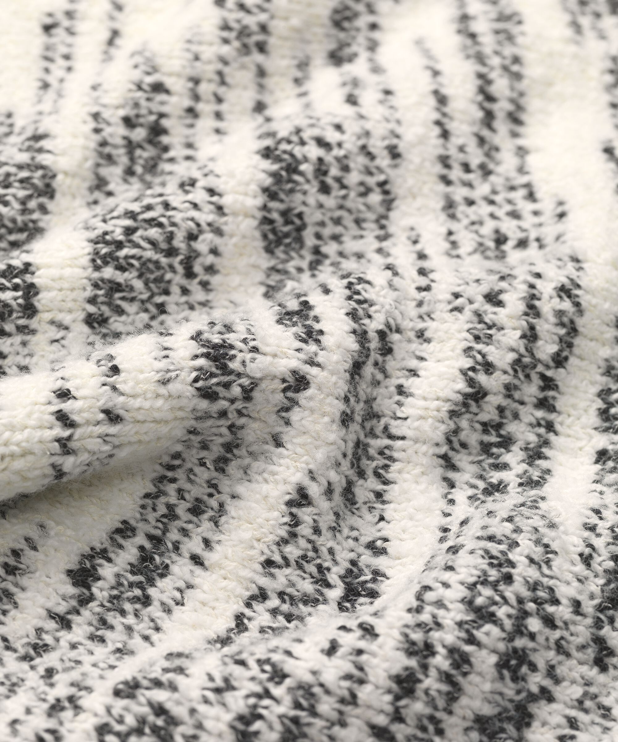 Fuchsia Jumper, Black