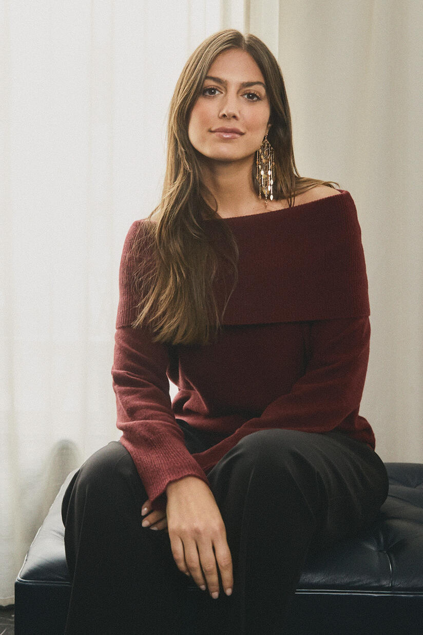 Floraia Woolen Jumper - Tawny Port, Rovela Earrings - Gold, Pryscian Trousers - Black