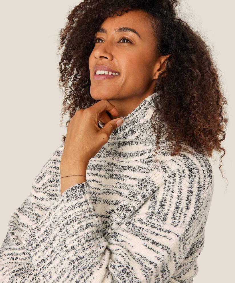 Fuchsia Jumper, Black