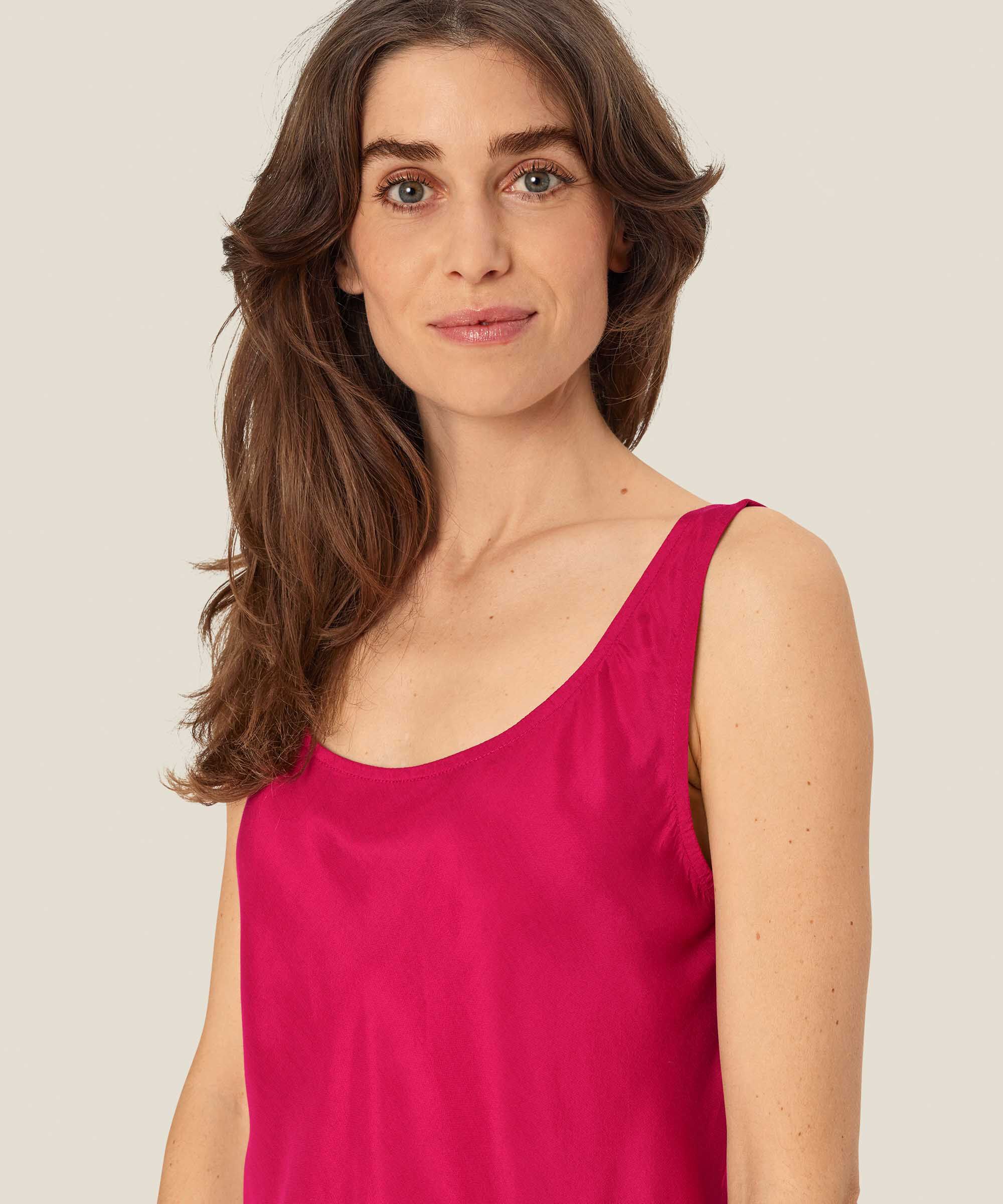 Ece Top, Persian Red