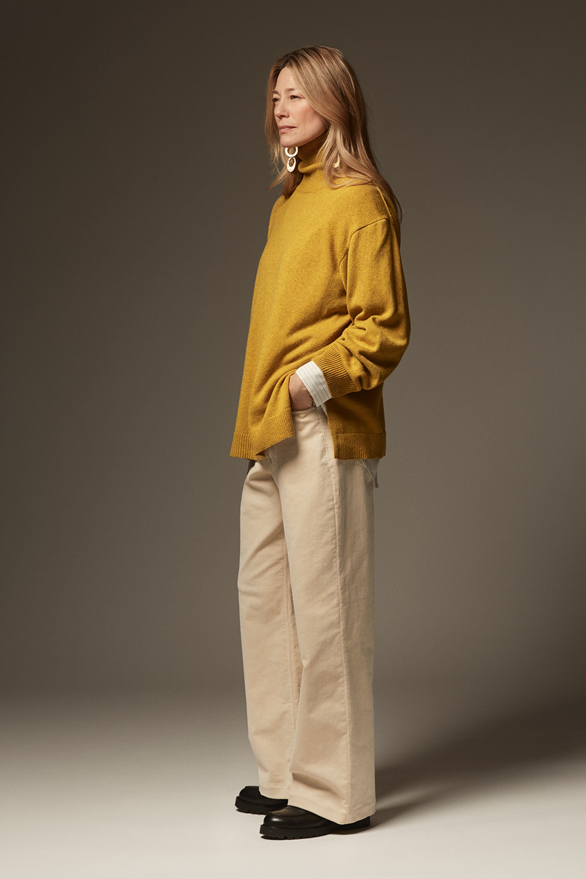 Faricka Jumper - Golden Green, Imma Shirt - White, Philine Trousers - Fog, Rumani Earrings - Gold
