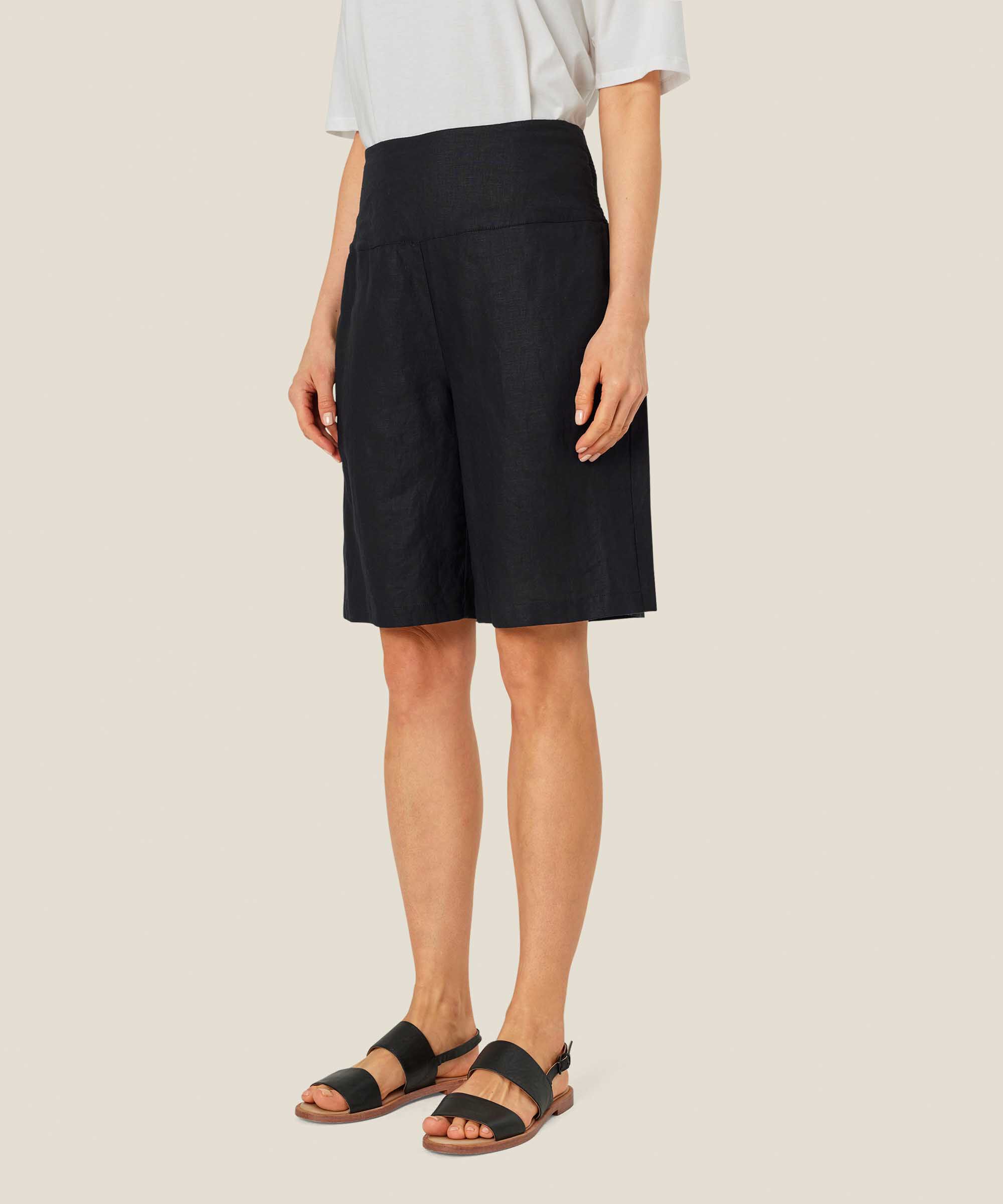 Pinja Shorts, Black