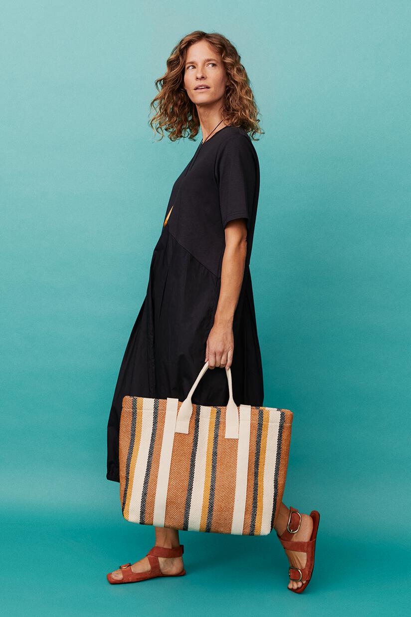 Naholin JERSEY Dress - Black, Rumle Necklace - Inca Gold, Rubbi Bag - Cashew