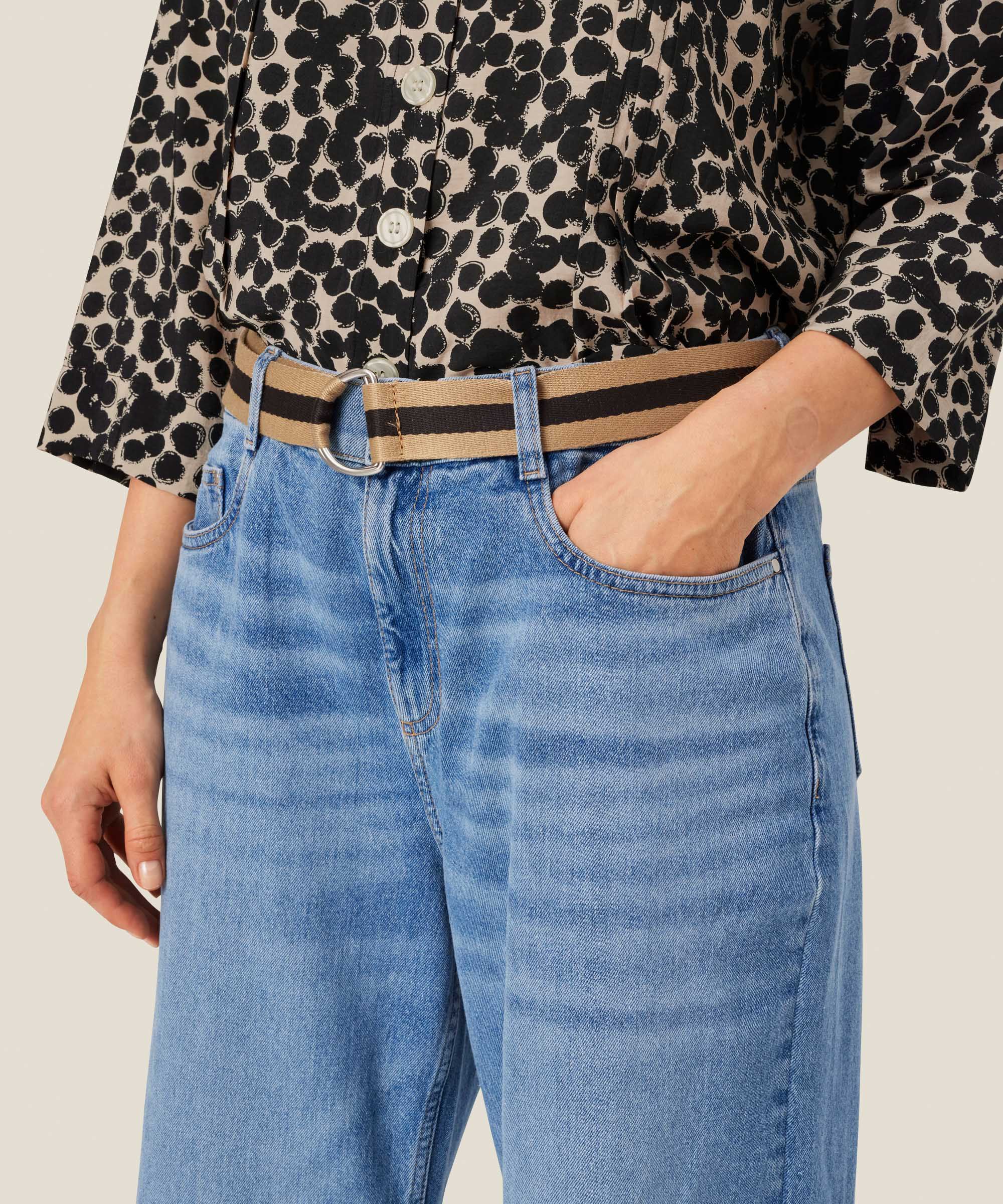 Rebia Belt, Safari