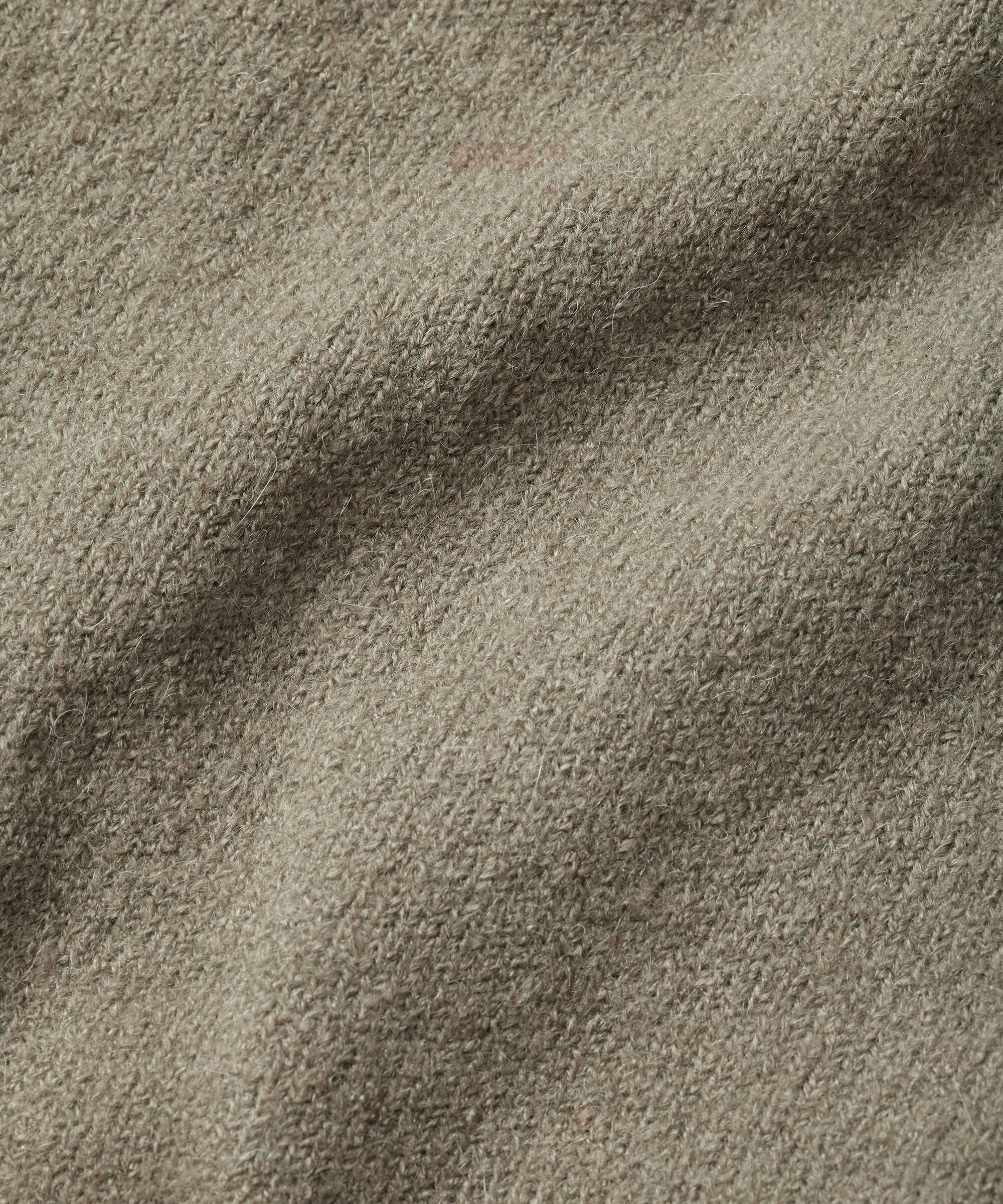 Faye Jumper, Vetiver